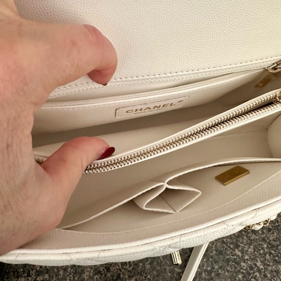 New Gorgeous White Chanel Coco Handle Caviar medium handbag.Never worn.Grab it! - Picture 10 of 11